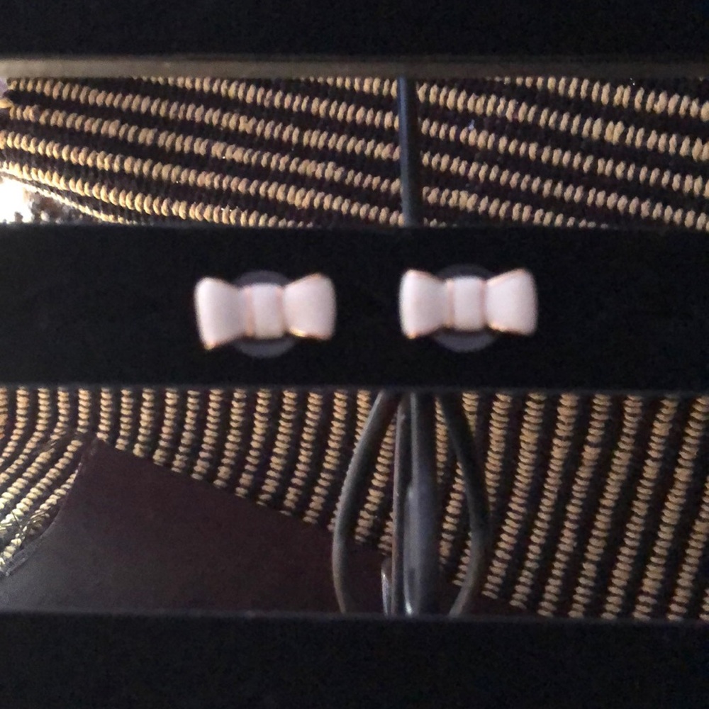 Kate Spade ♠️ Bow Earrings